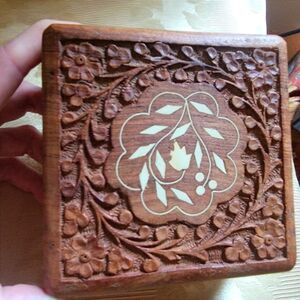 Hand Carved Wooden Trinket Box Jewelry Keepsake Storage Ornate Floral Inlay